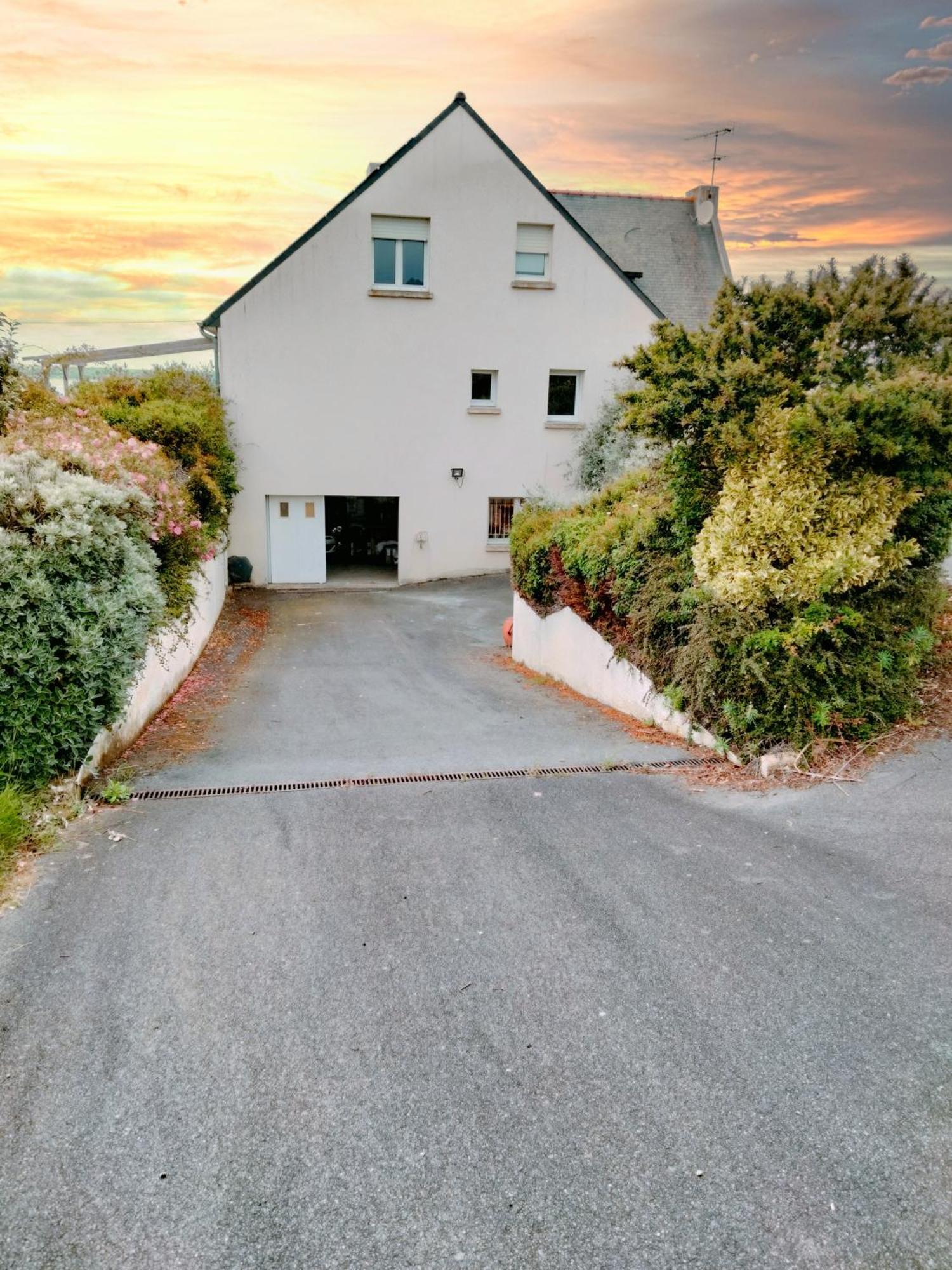 La Maison De L'hermitage 225 M2 Terrain 2300 M2 Holiday home *